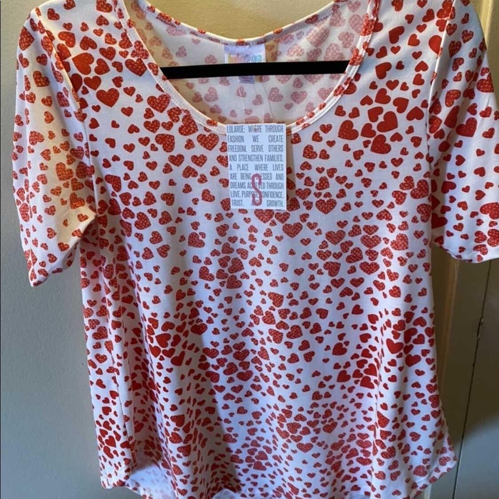 BNWT Lularoe Heart Print Morgan Top - Small